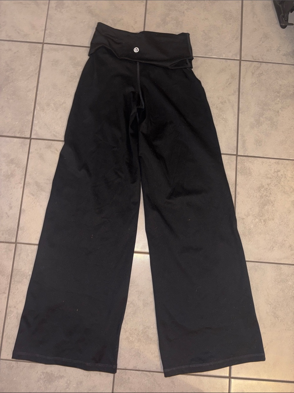 Hollister Gilly Hicks Black Wide Leg Fold-Over Yoga Pants - Picture 3 of 3